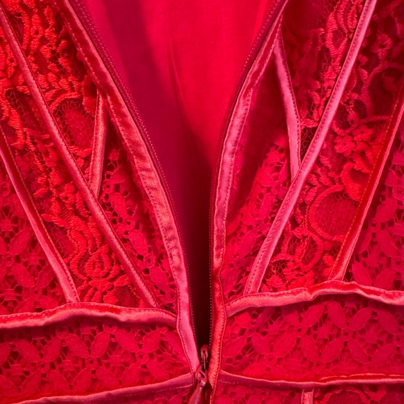 Bebe Red Mixed Lace Pattern Dress Size 6 - Picture 9 of 9